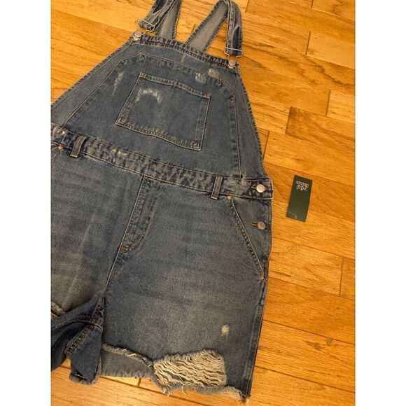 NWT Wild Fable women's Distressed Denim Overall Shorts Adjustable Straps sz XXL - Picture 2 of 10